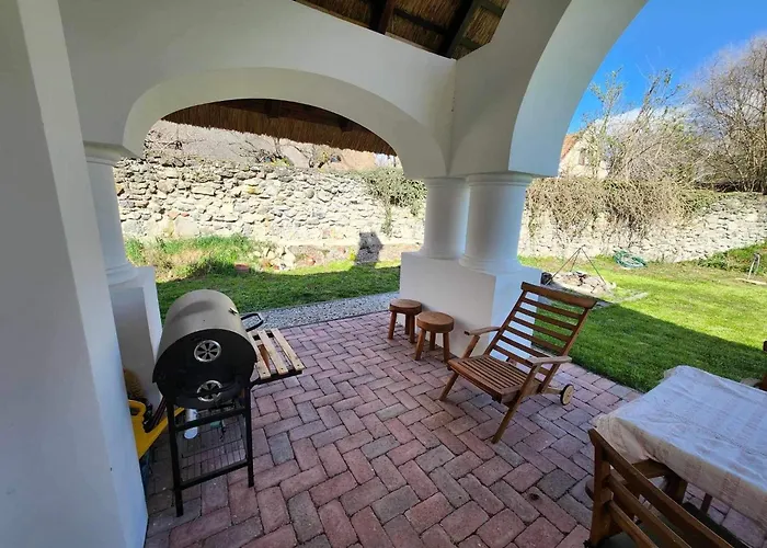 A Nyugalom Háza Villa *